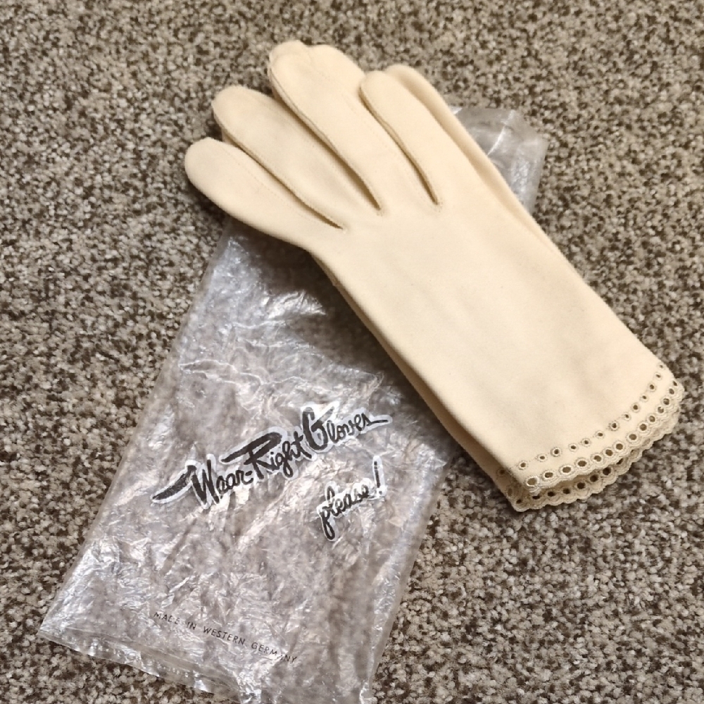 Wear Right Vintage Womens Gloves